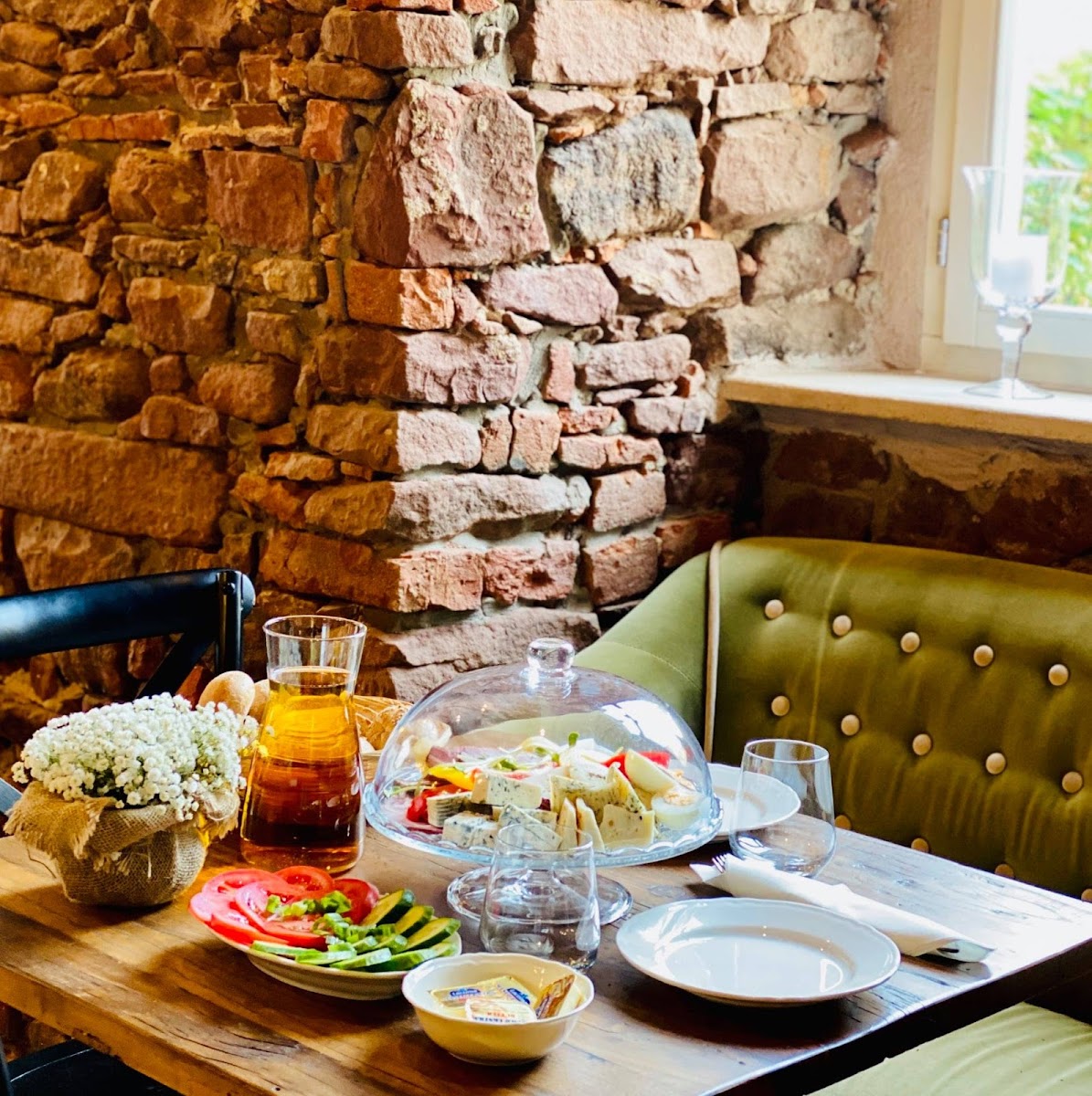 Zamek Sarny - Café Scharfeneck-4